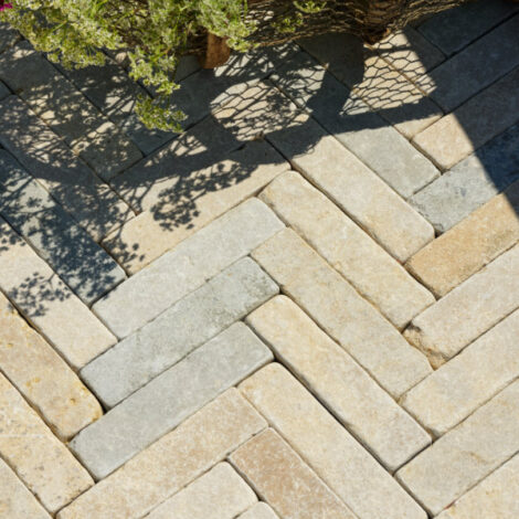 Ca'Pietra-Castilan-Tumbled-Limestone-Klinkers