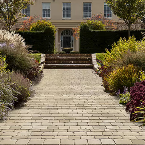 Ca'Pietra-Trafalgar-Sandstone-Cobbles